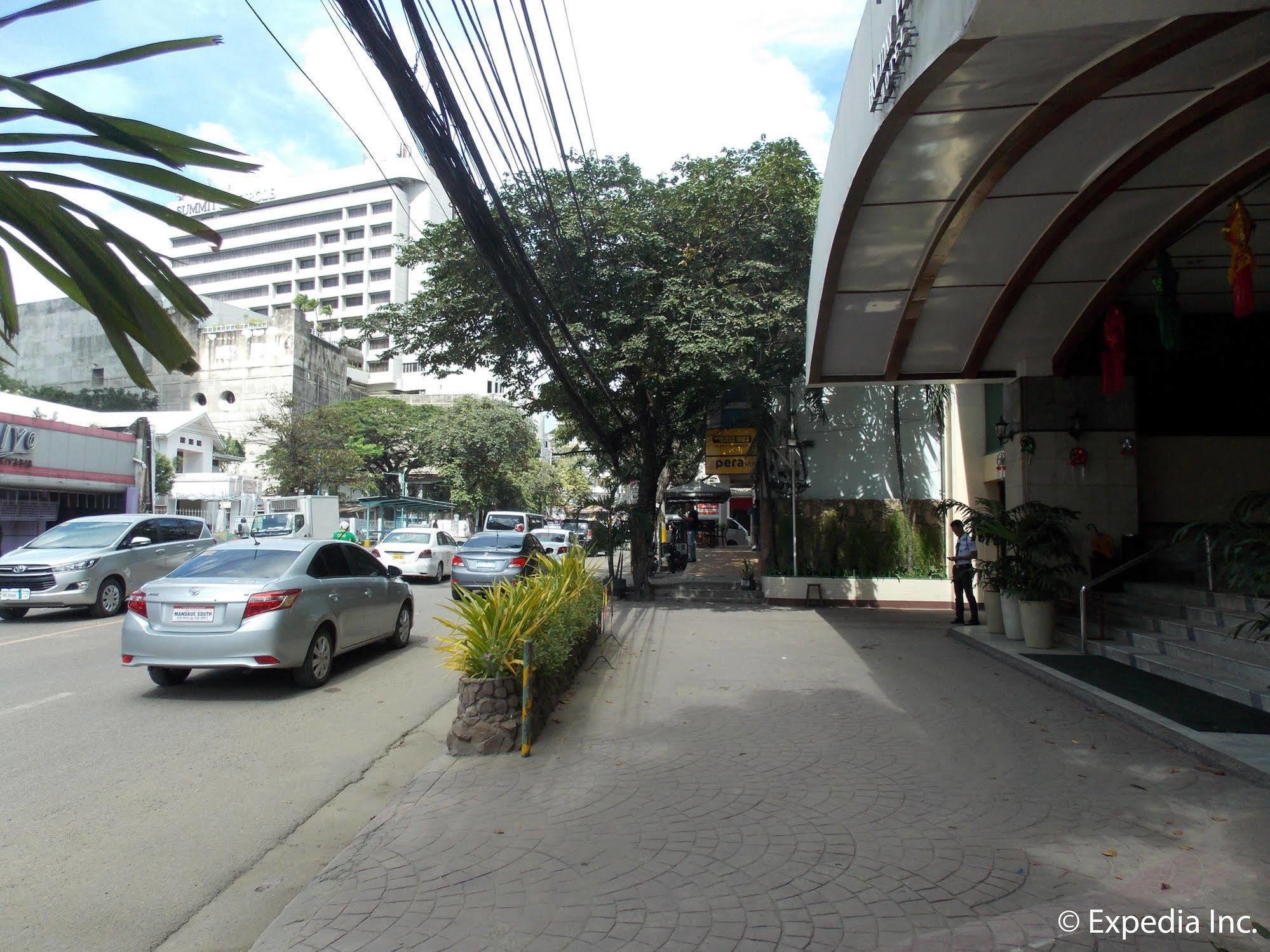 Holiday Plaza Hotel Cebu Dış mekan fotoğraf