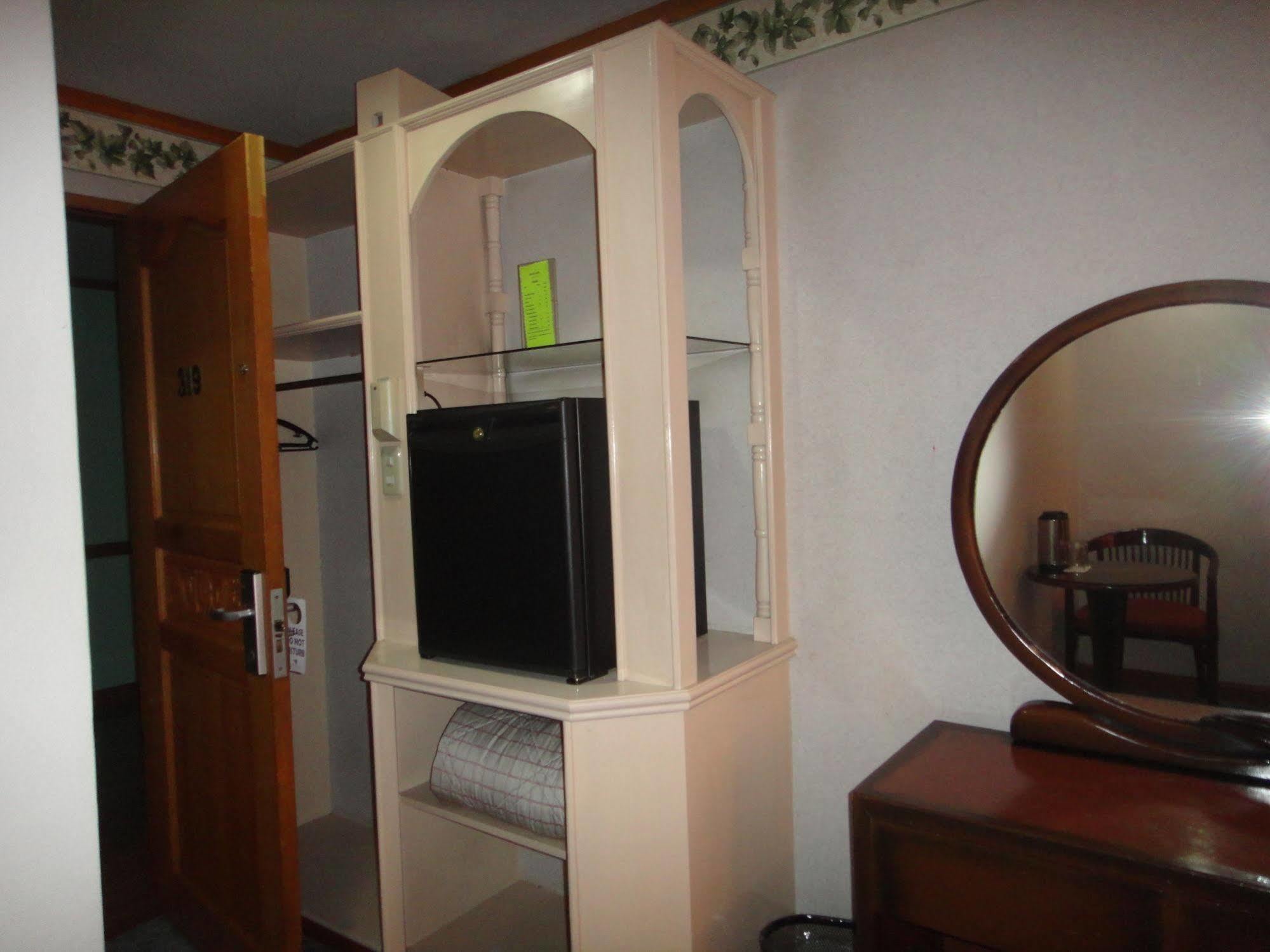 Holiday Plaza Hotel Cebu Dış mekan fotoğraf