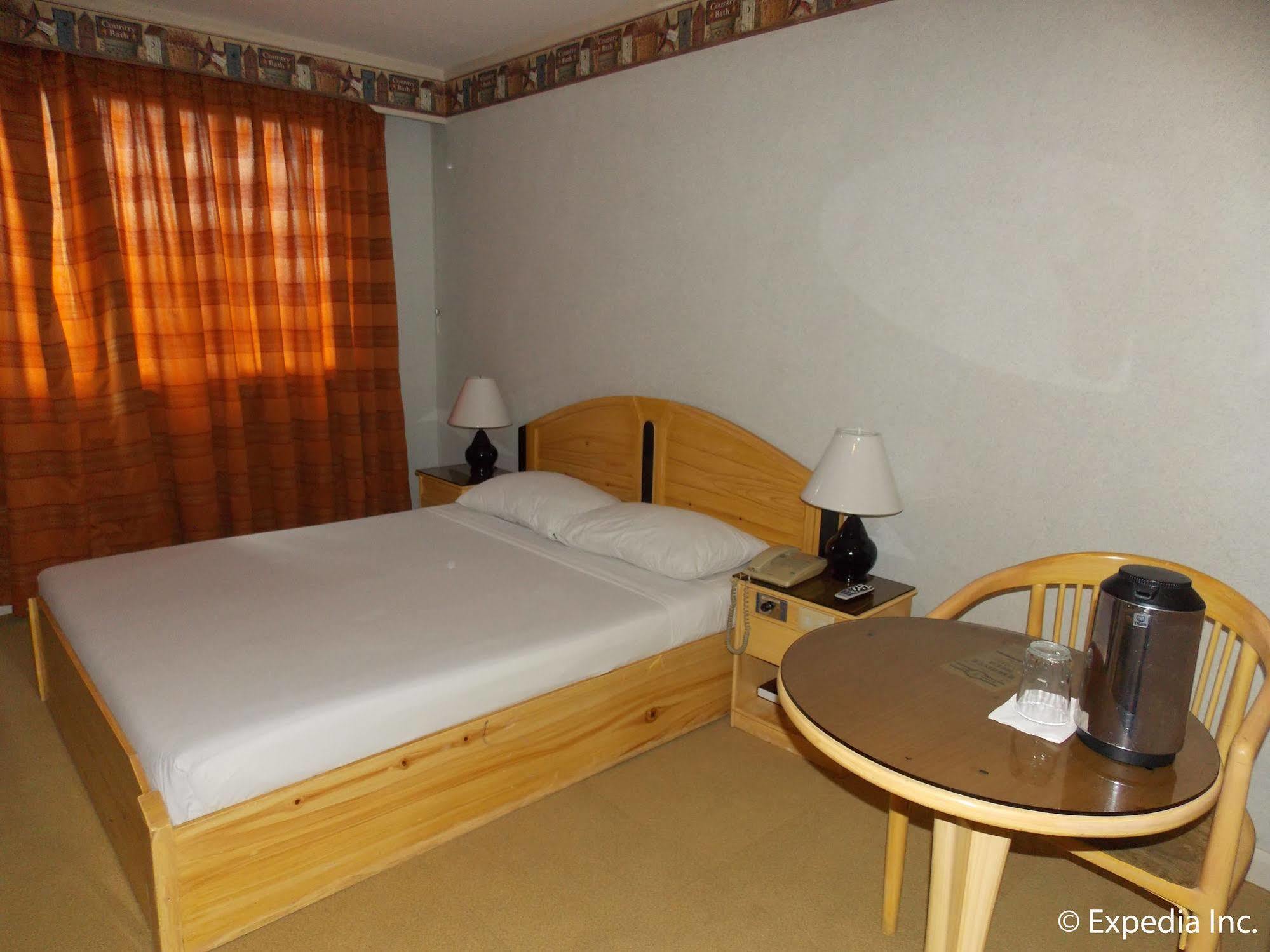 Holiday Plaza Hotel Cebu Dış mekan fotoğraf