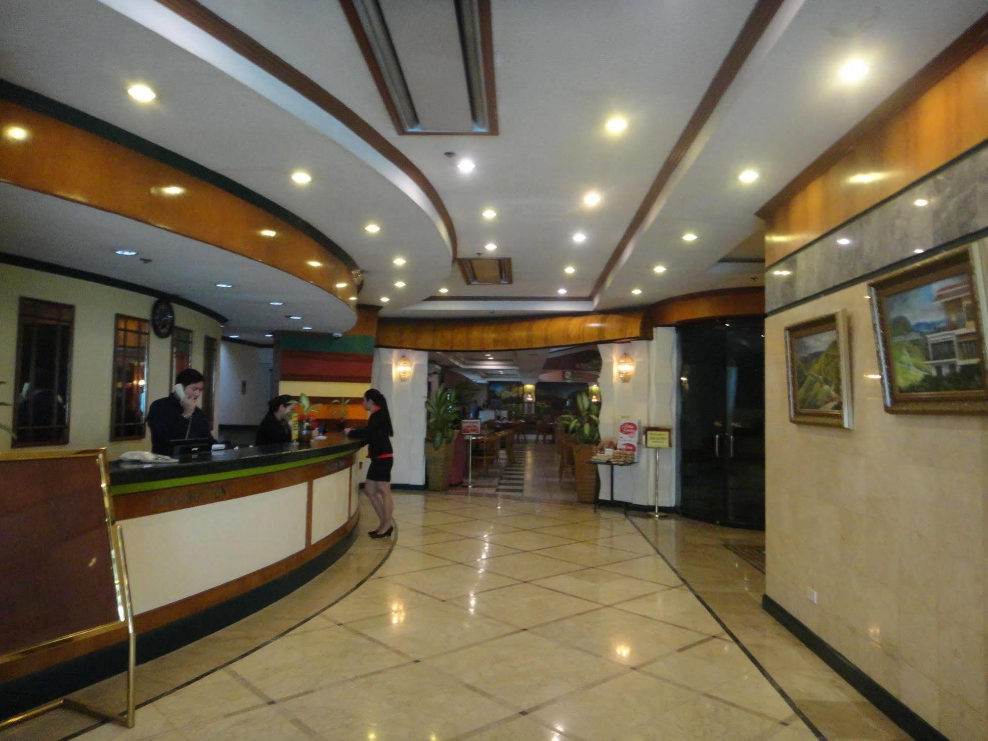 Holiday Plaza Hotel Cebu Dış mekan fotoğraf